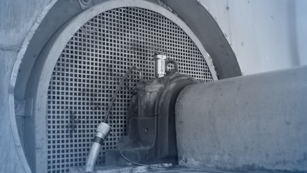 Airius sensor, the battery-powered version, installed on a machine